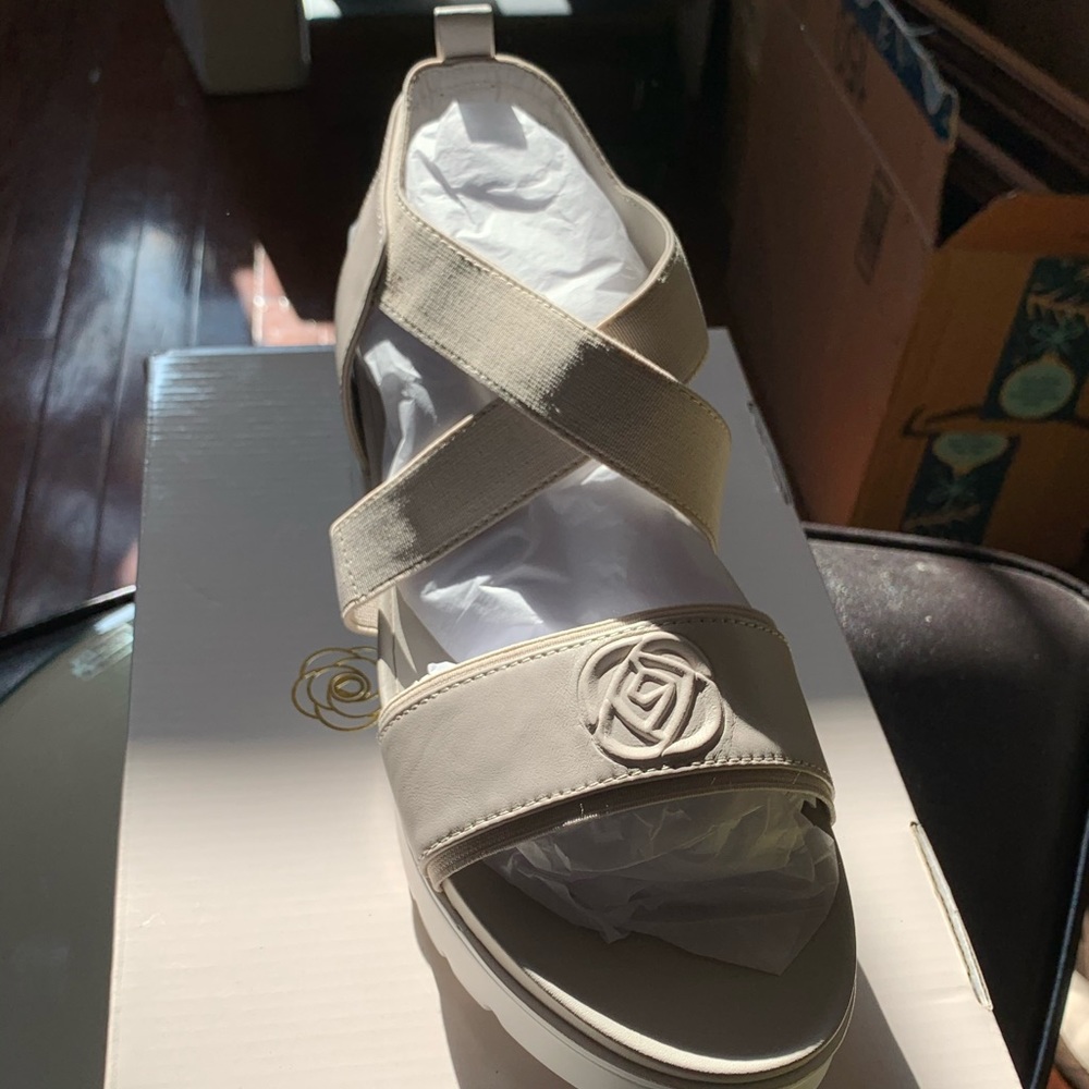 Taryn Rose Stephanie Sandal